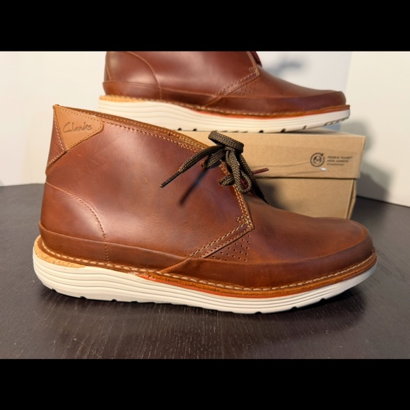 Clarks Bruno Top Leather Chukka Boots Light Brown Mens 12M